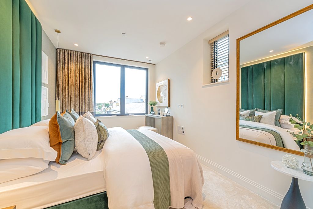 Property photo 3 of 14 Chelsea Riverview Marketing Suite Sw6_48.Jpg