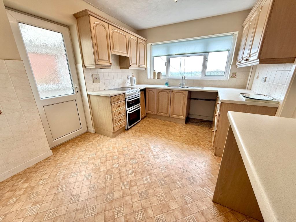 Property photo 3 of 34 4933628