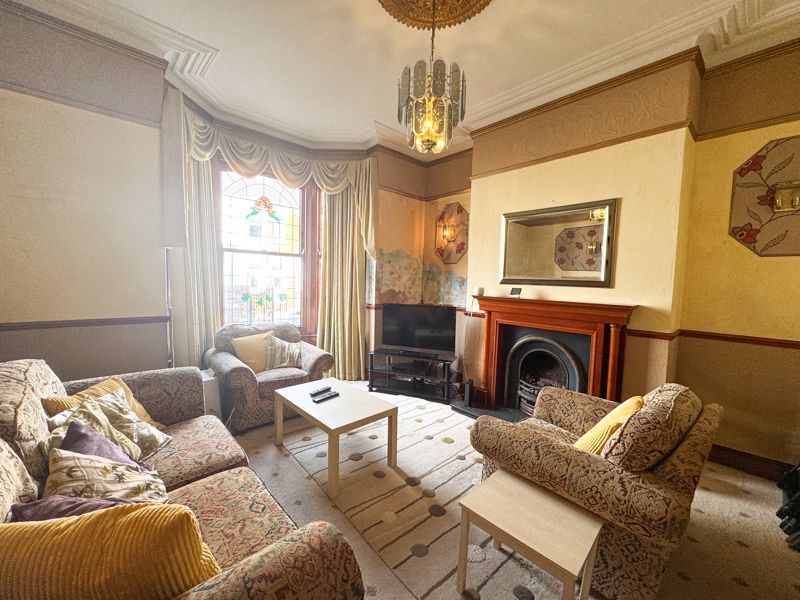 Property photo 2 of 18 Lounge