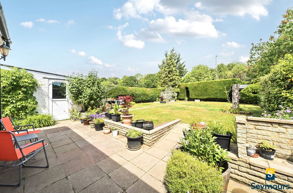 Property photo 2 of 16 Garden