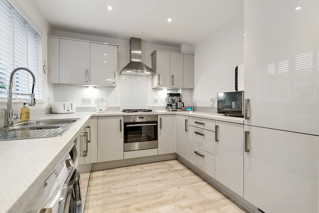 Property photo 3 of 26