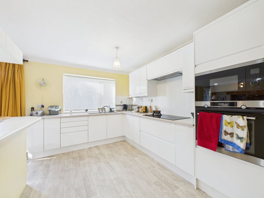 Property photo 3 of 24