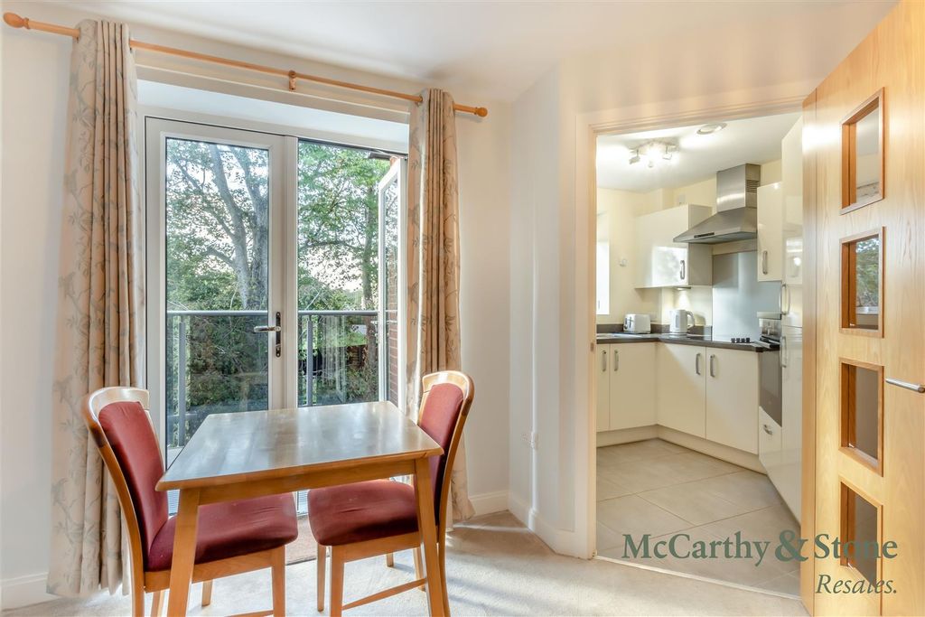 Property photo 3 of 23 8706618-Interior01.Jpg