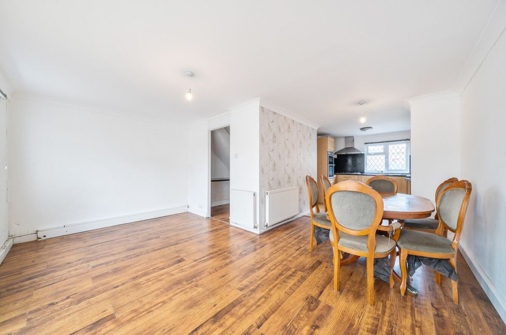 Property photo 3 of 20 5292556