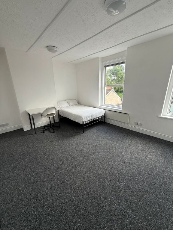 Property photo 2 of 17 Bright And Inviting Double Bedroom Featuring Ample...