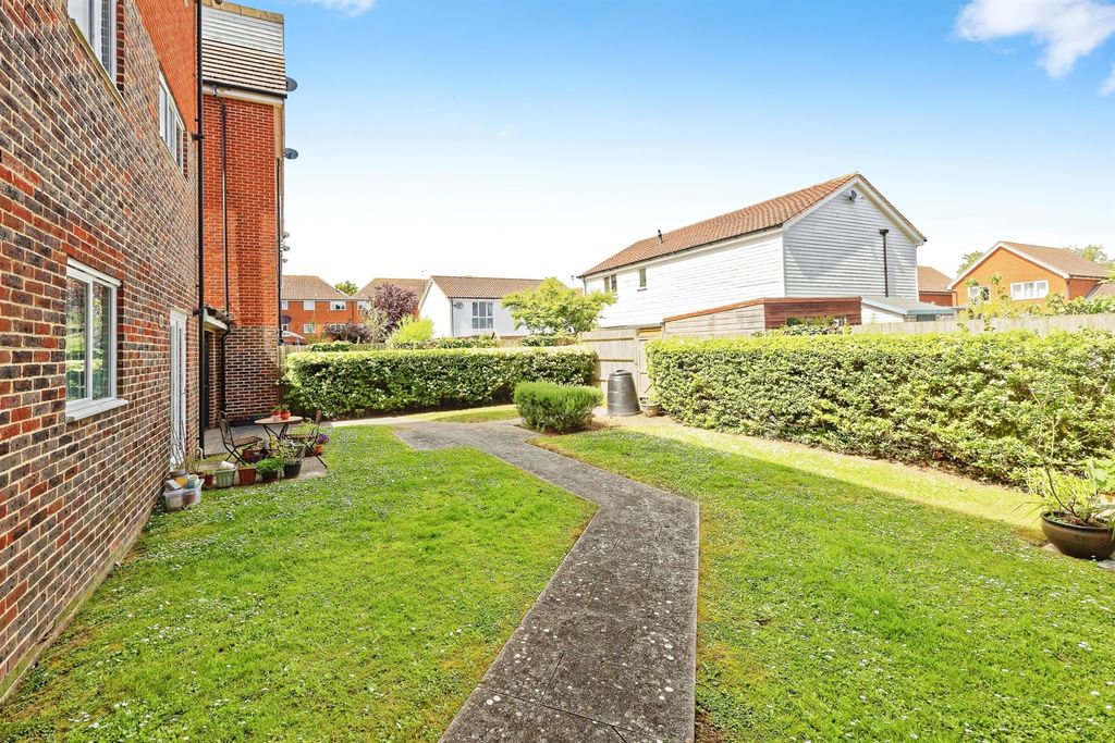 Property photo 3 of 11