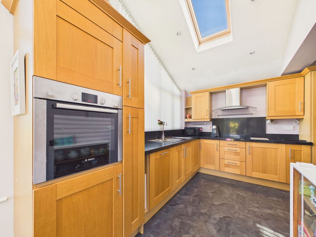 Property photo 3 of 15 Kitchen