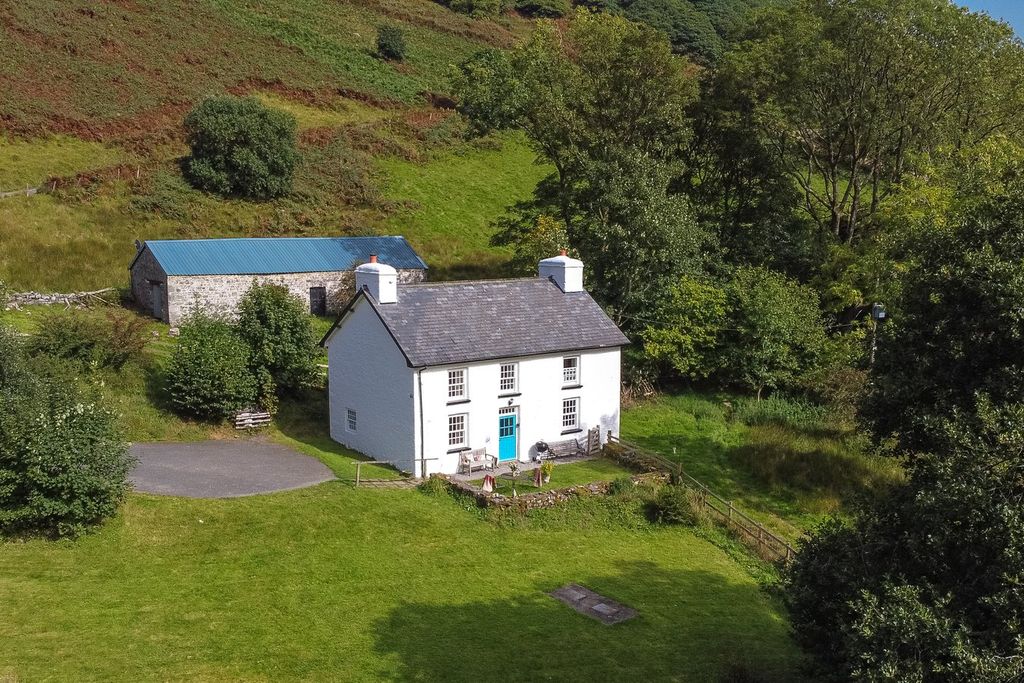 Property photo 1 of 32