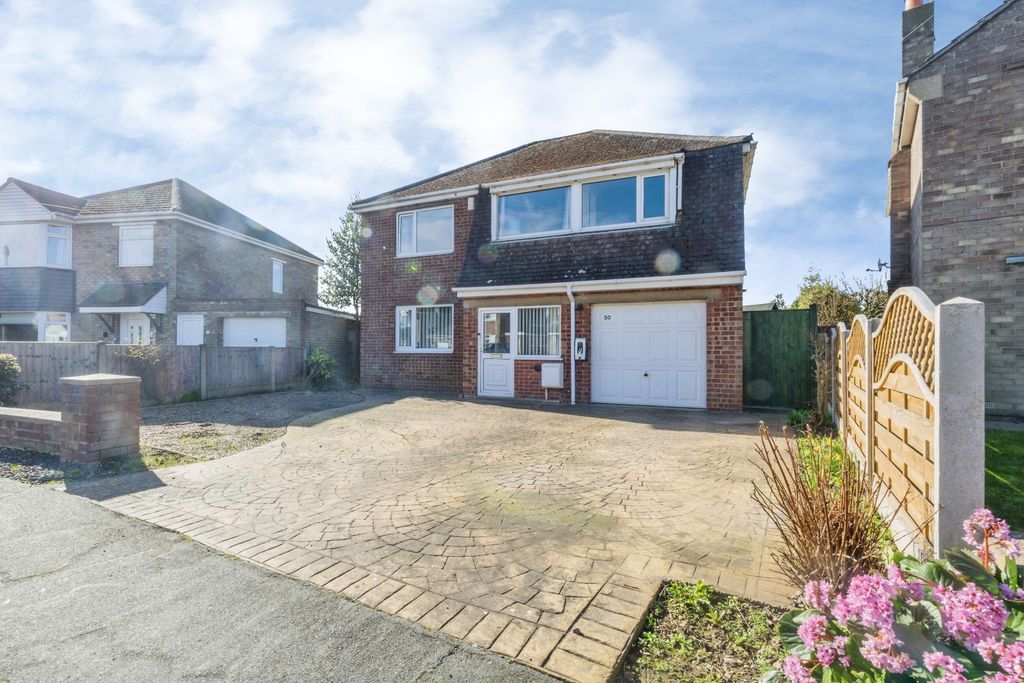 Property photo 1 of 20 2026-03-10-50Constanceavenue034