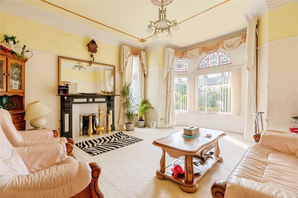 Property photo 2 of 22