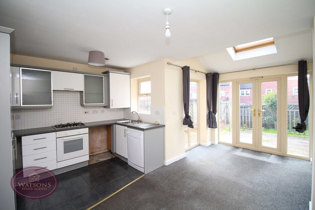 Property photo 2 of 23