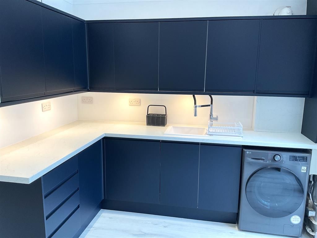 Property photo 2 of 6 Kitchen