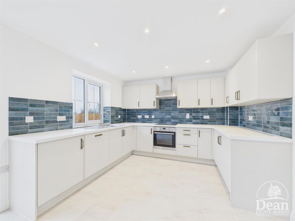 Property photo 2 of 15 The Padworth