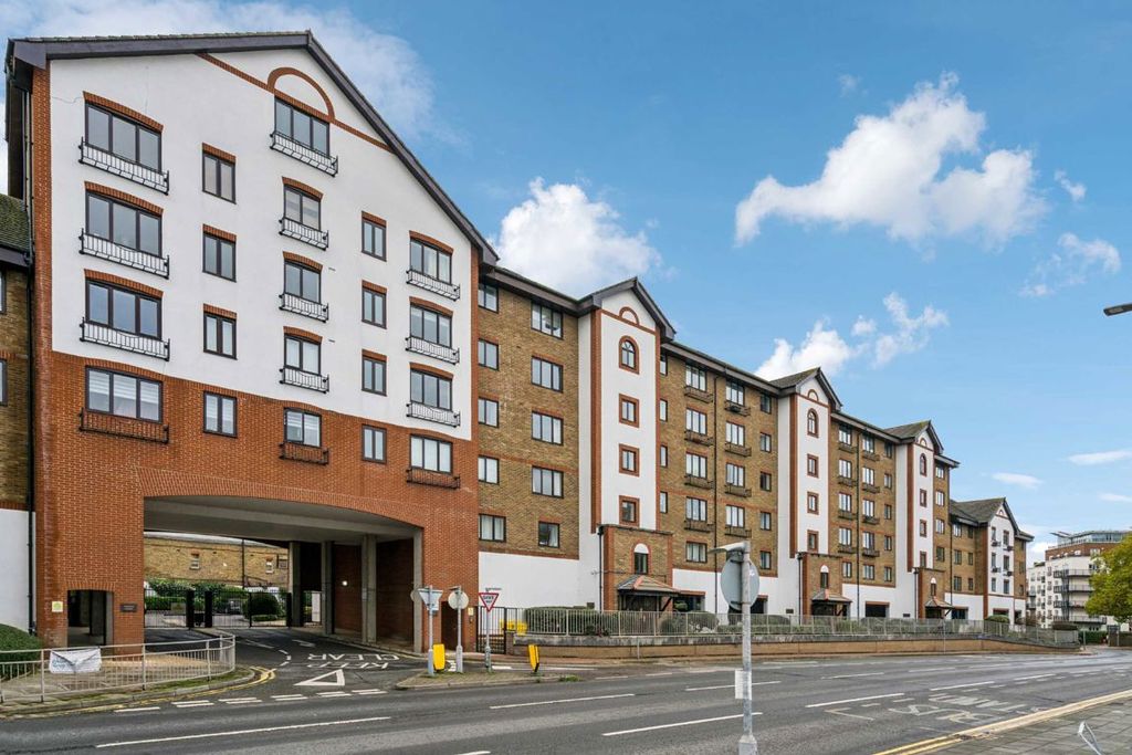 Property photo 1 of 6