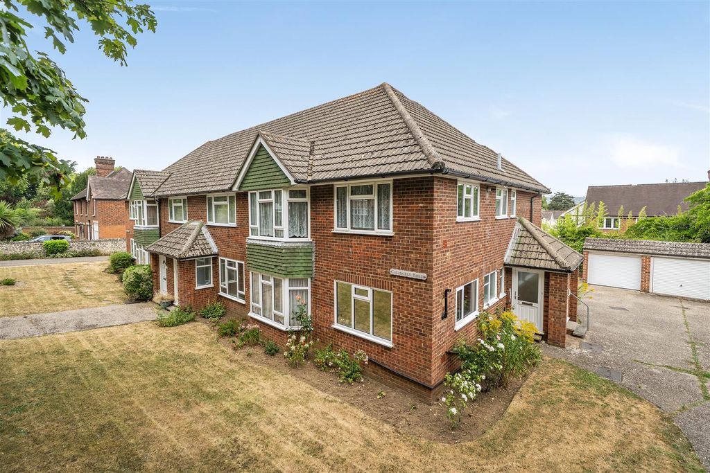 Property photo 1 of 21 1496989-1-6A60Cf2.Jpg