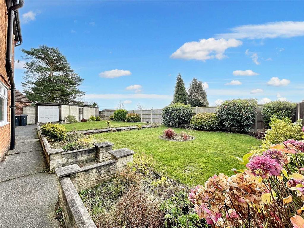 Property photo 2 of 20