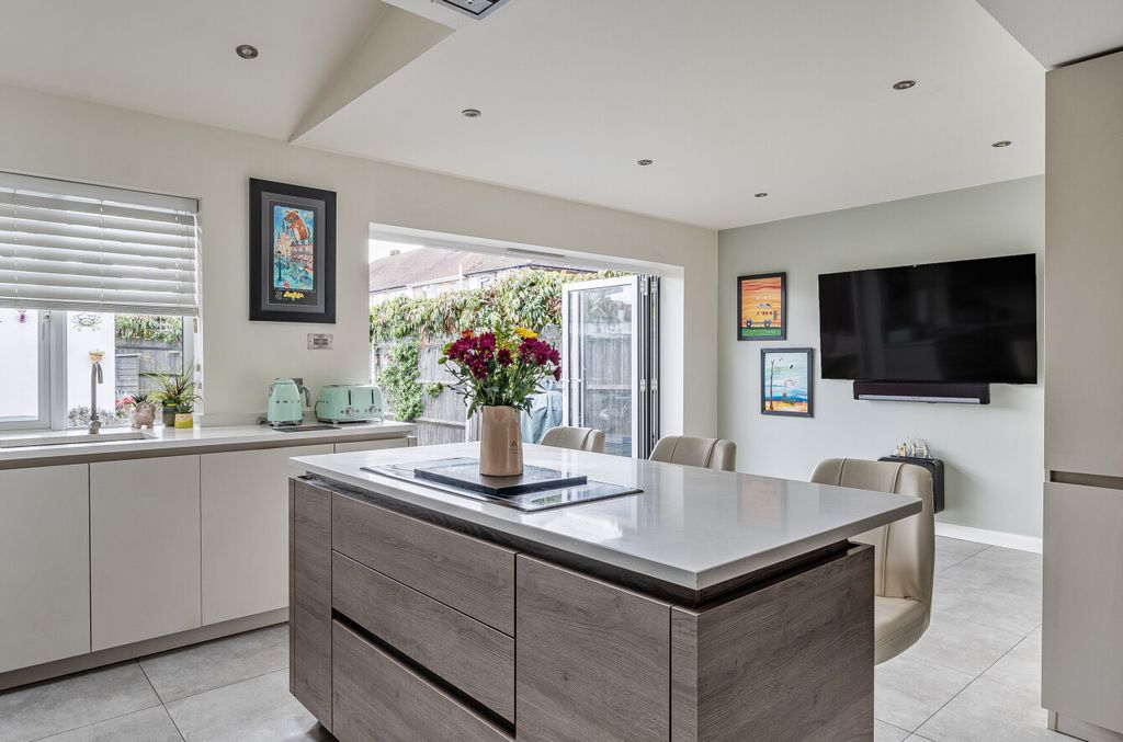 Property photo 2 of 25 1342802-18-68A7419Befb5A