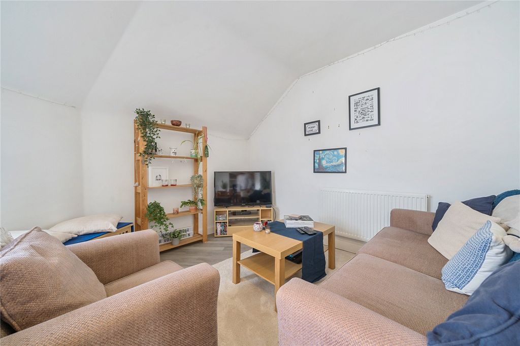 Property photo 3 of 11 Picture No. 37