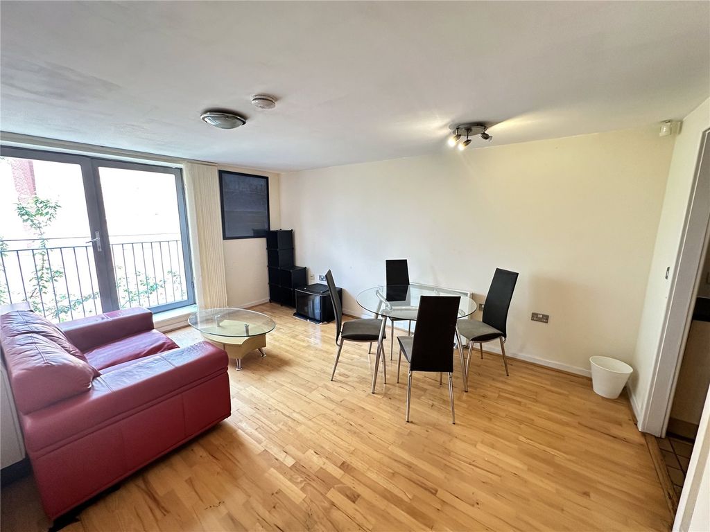 Property photo 2 of 11 Picture 2