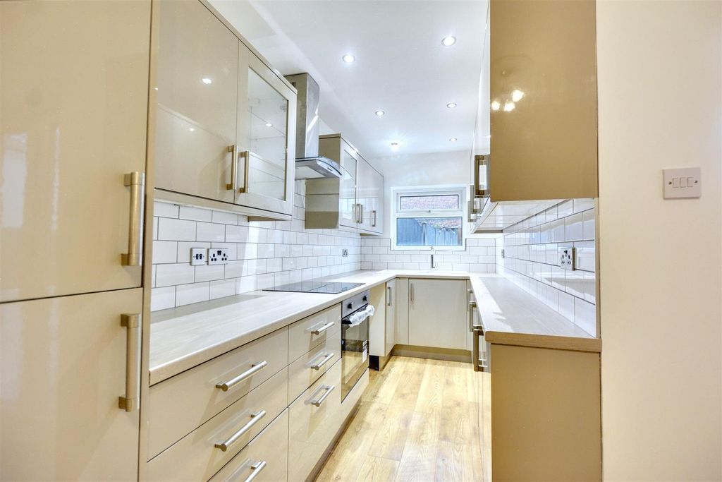 Property photo 3 of 10 Hal 3.Jpg