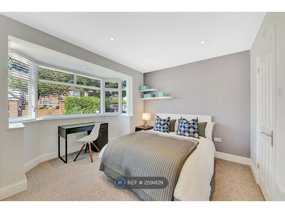 Property photo 1 of 7 Double Bedroom