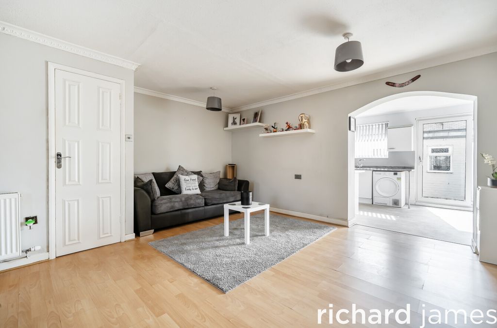 Property photo 2 of 12 c543F5Adb1d74ba8A8Cb6Dd745618387