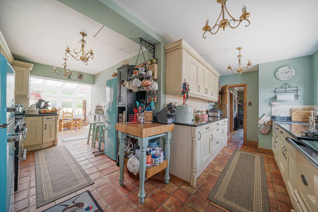 Property photo 3 of 43