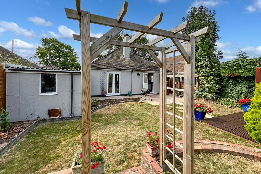 Property photo 2 of 16 Picture No. 17