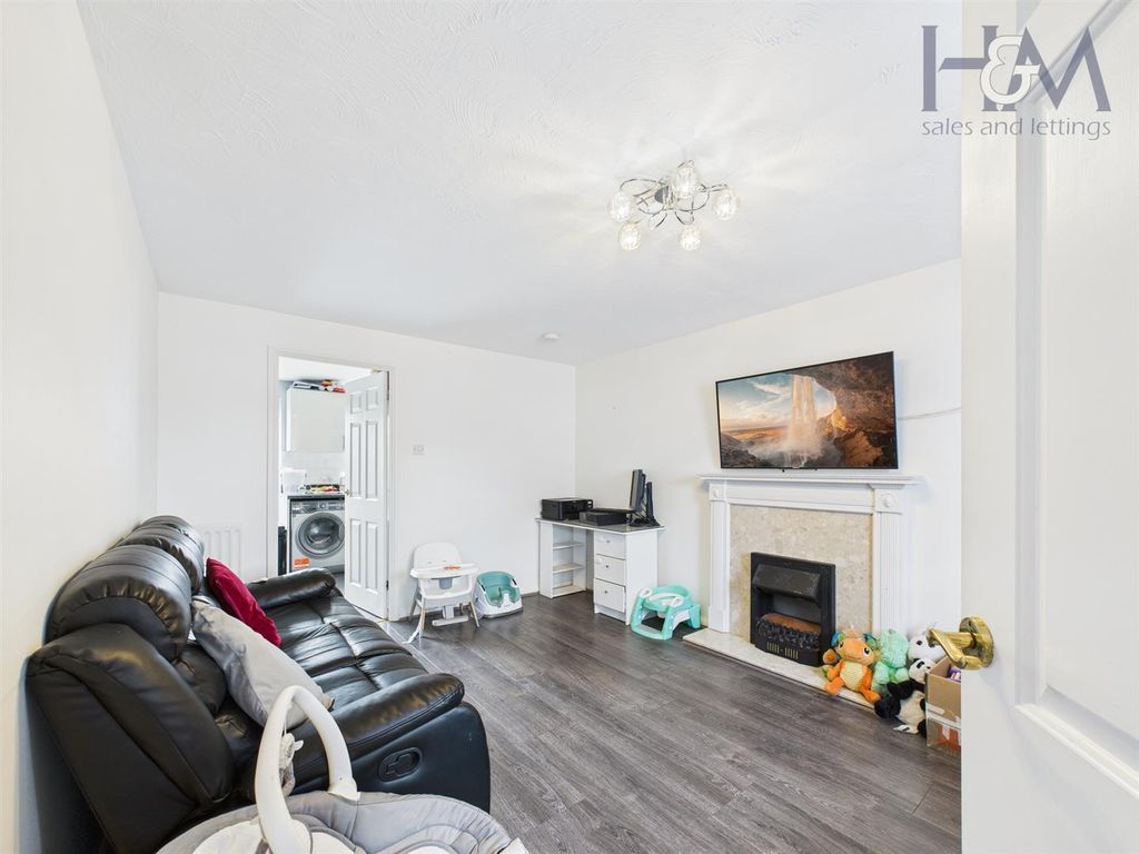 Property photo 3 of 10 Cam02804G0-Pr0367-Still015.Jpg