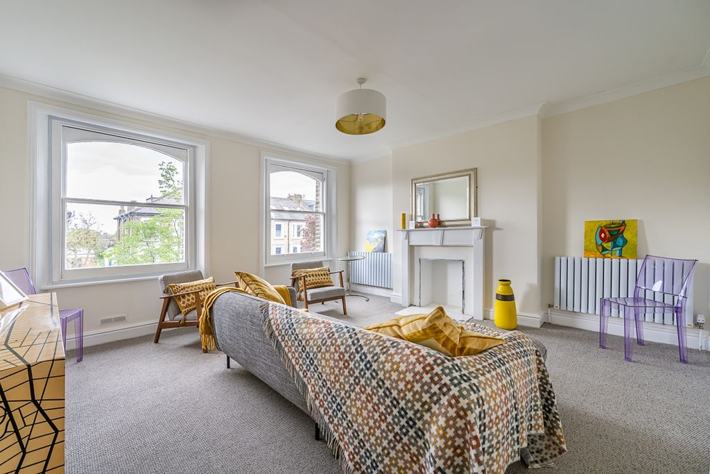 Property photo 2 of 8