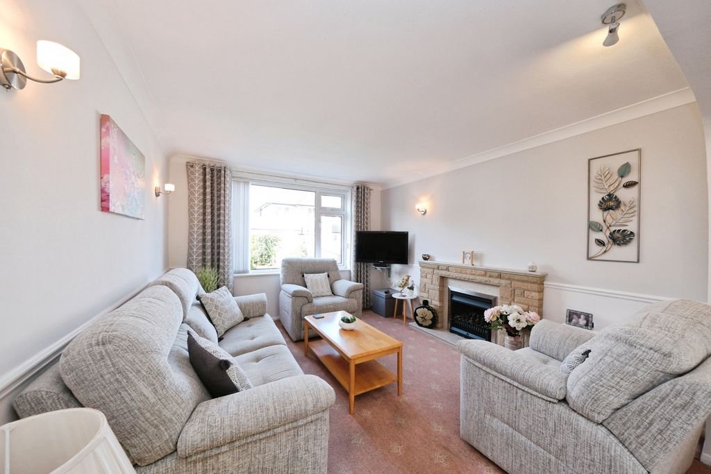 Property photo 3 of 17 Pbox-Img.Jpg