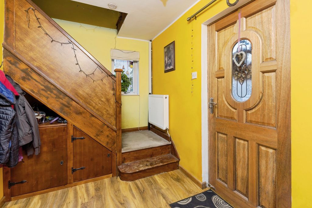 Property photo 2 of 13 Entrance Hall