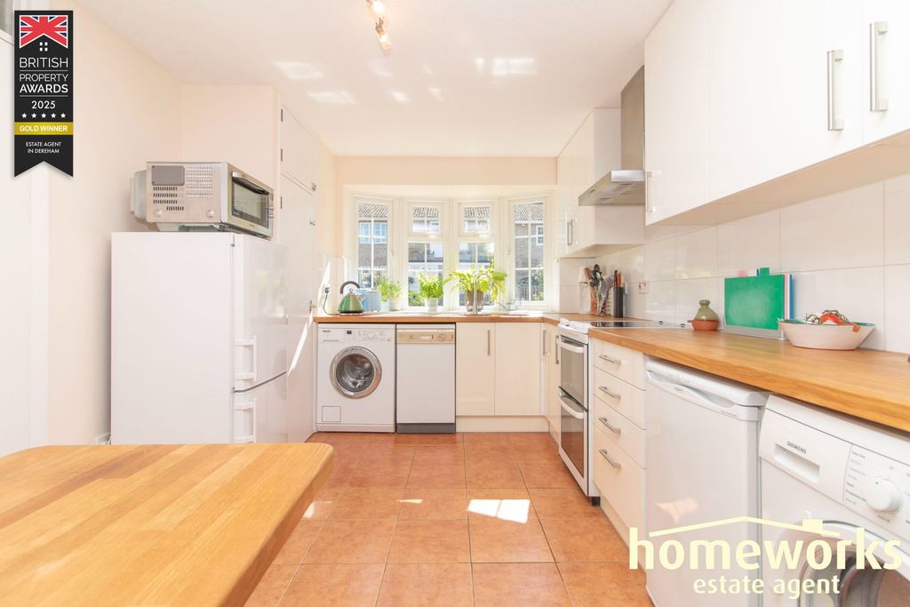 Property photo 2 of 12
