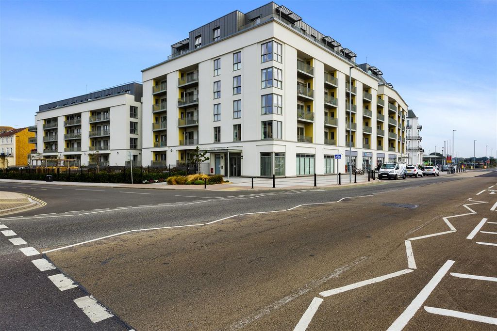 Property photo 1 of 25 45F56699-4B71-4250-A205-91101d828288Shpmcs-7 Savoy