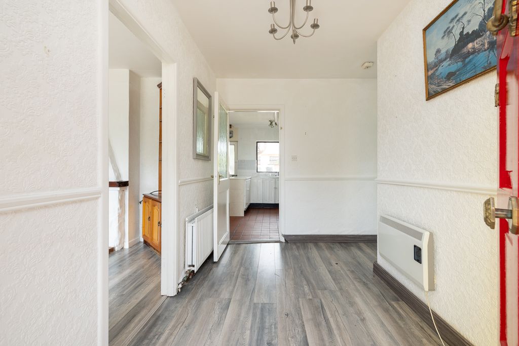 Property photo 2 of 30