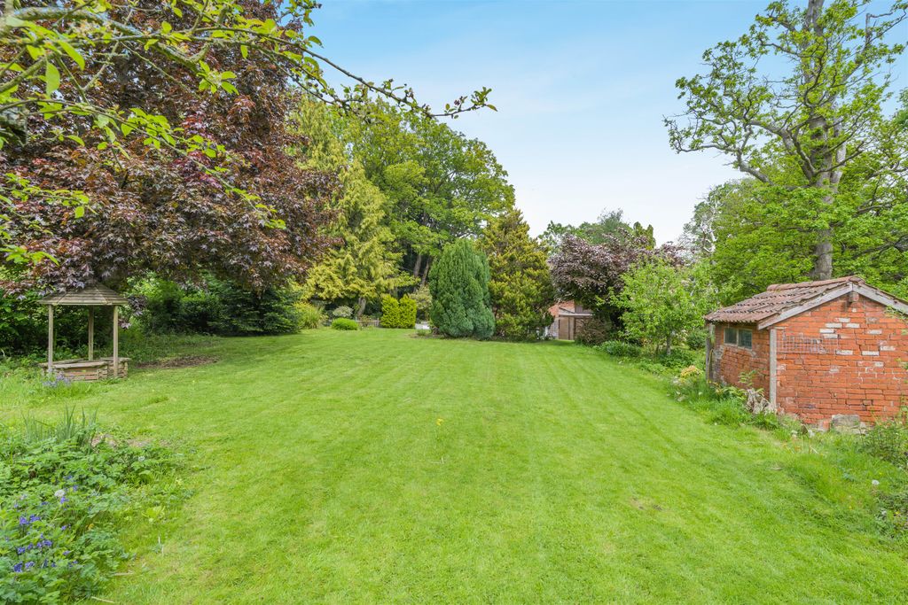 Property photo 2 of 30