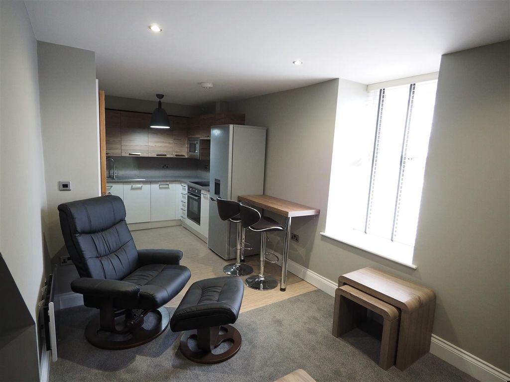 Property photo 1 of 8 Lounge View 2