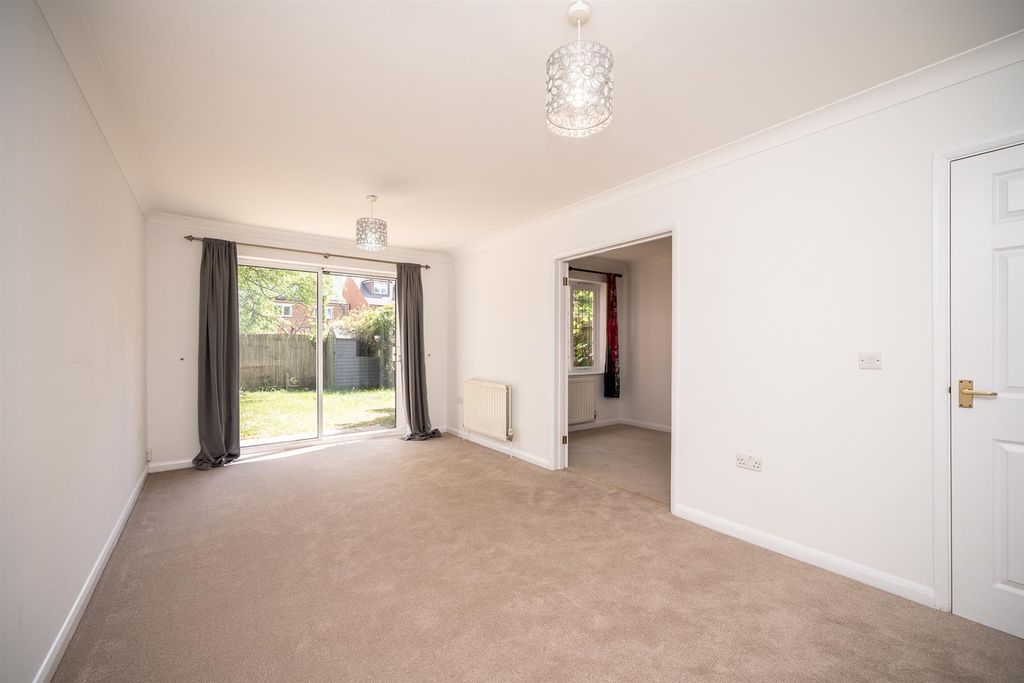 Property photo 2 of 30 2-Langford-Close-1013.Jpg