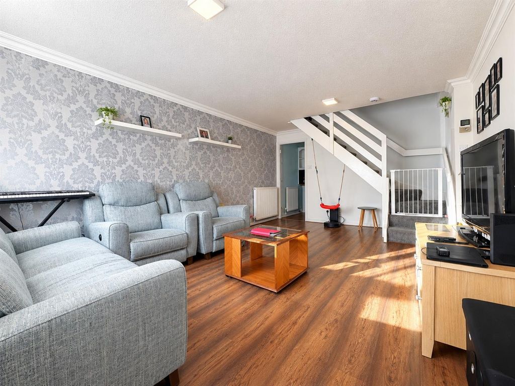 Property photo 2 of 10 Living Room..Jpg