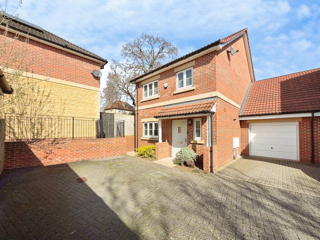 Property photo 1 of 21