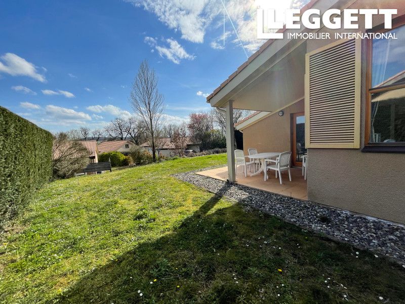 Property photo 2 of 10