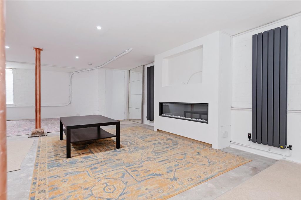 Property photo 3 of 21 Rowlands Rd_1.Jpg