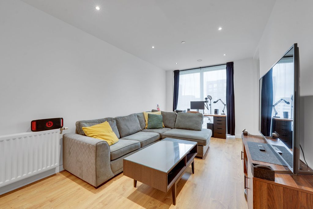 Property photo 1 of 11