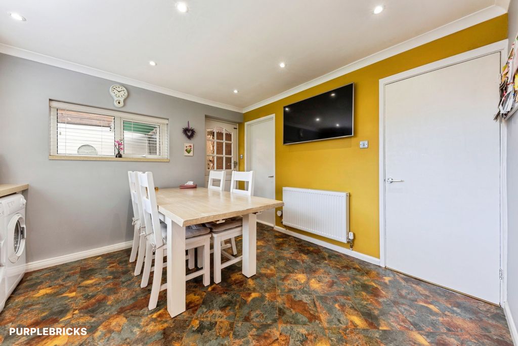Property photo 2 of 41