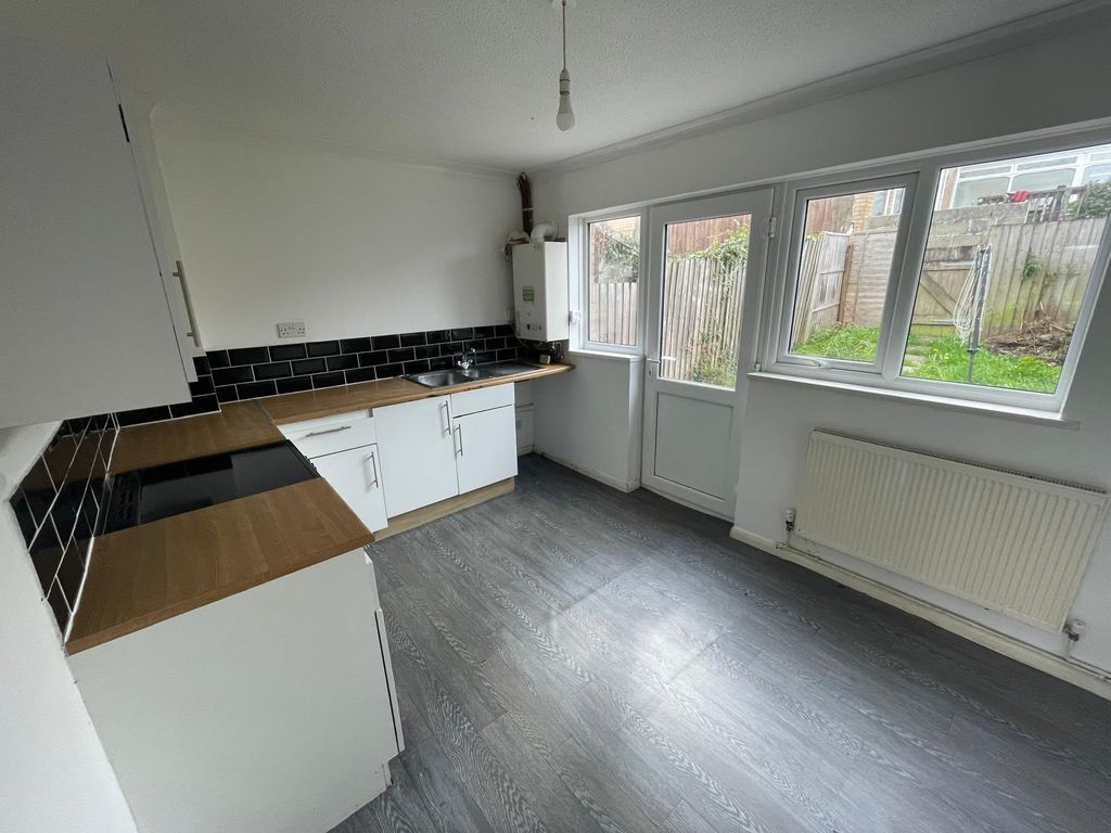 Property photo 3 of 8 Kitchen/Dining Room