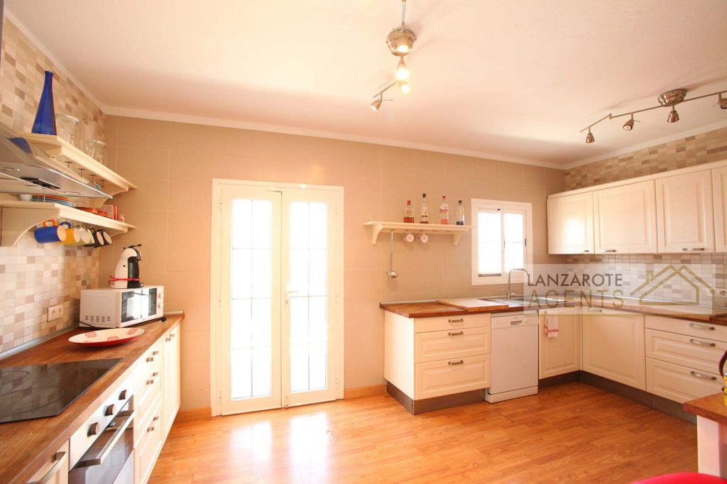 Property photo 3 of 31