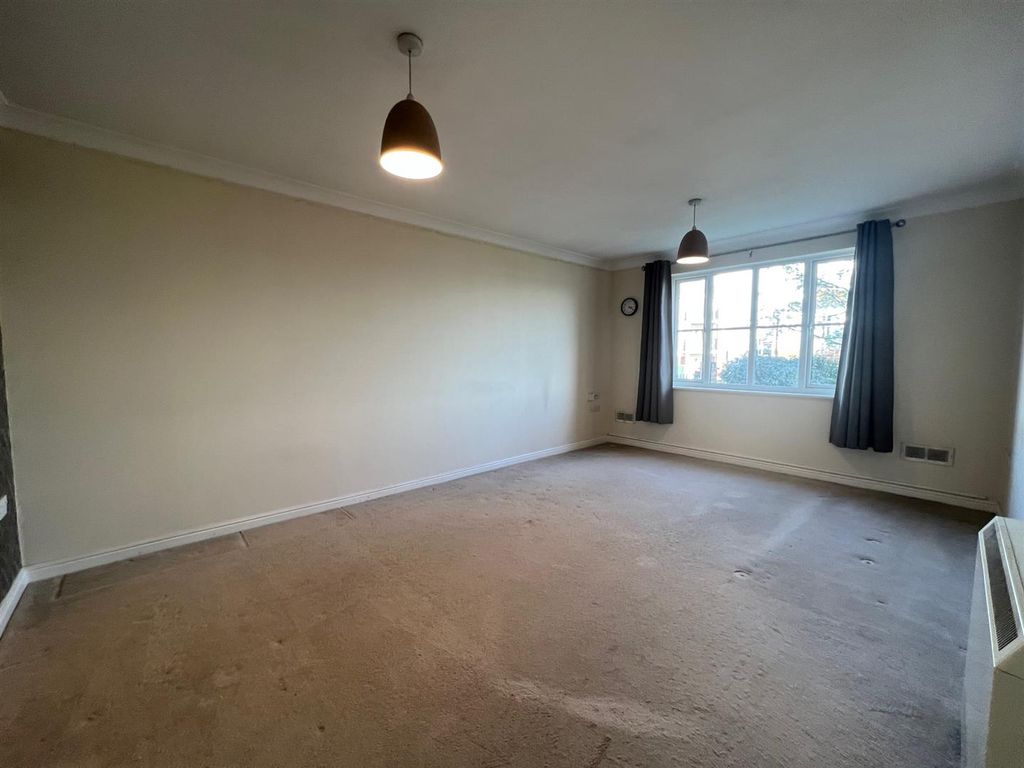 Property photo 3 of 6