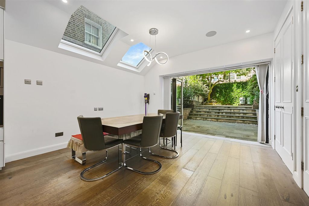 Property photo 3 of 12 Lena Gardens - 1 (26).Jpg