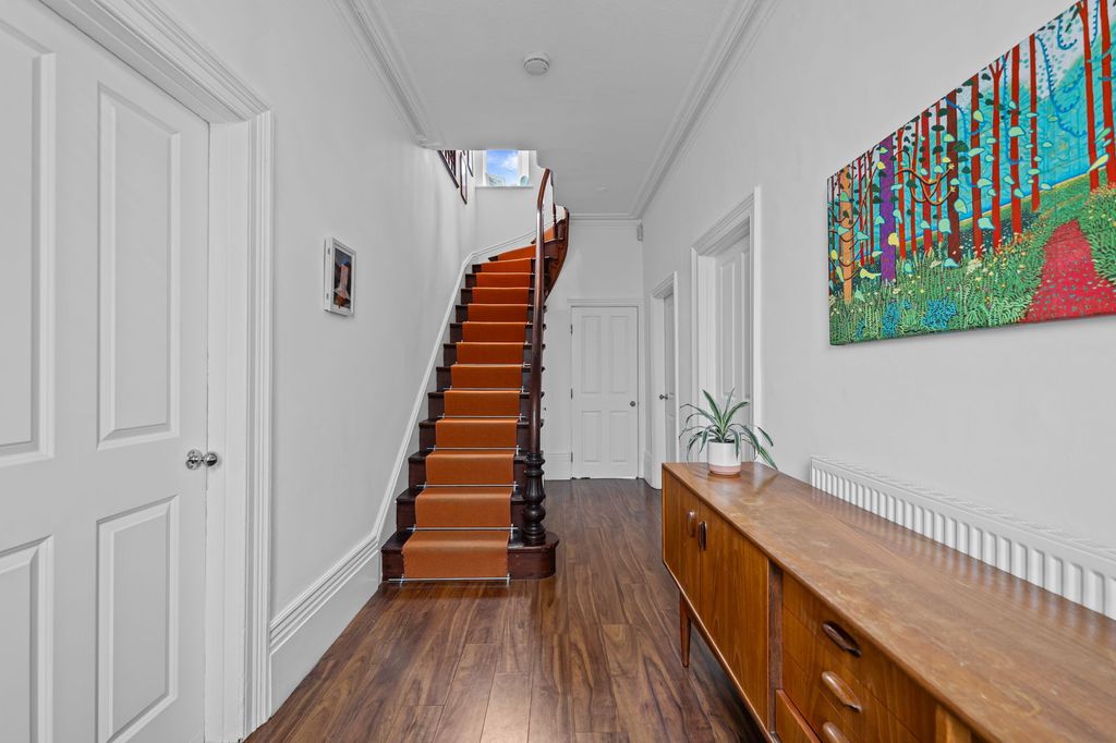 Property photo 3 of 40