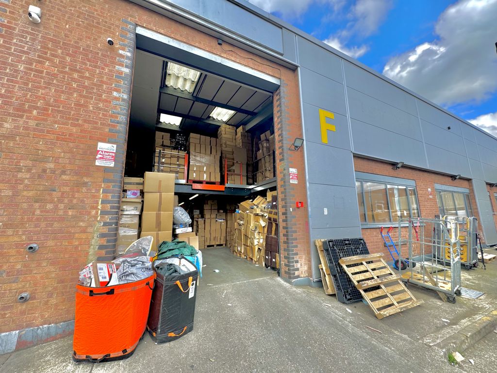 Property photo 1 of 6 Warehouse To Rent